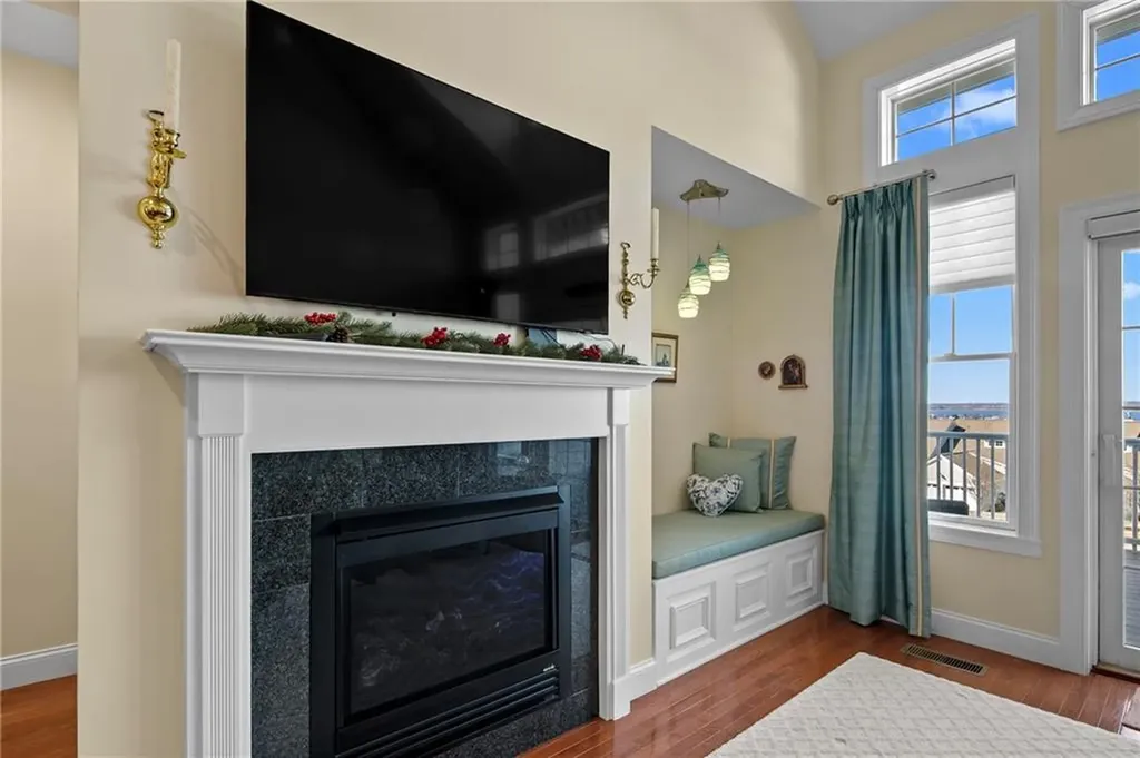 9 Cutter Lane Tiverton RI 02878