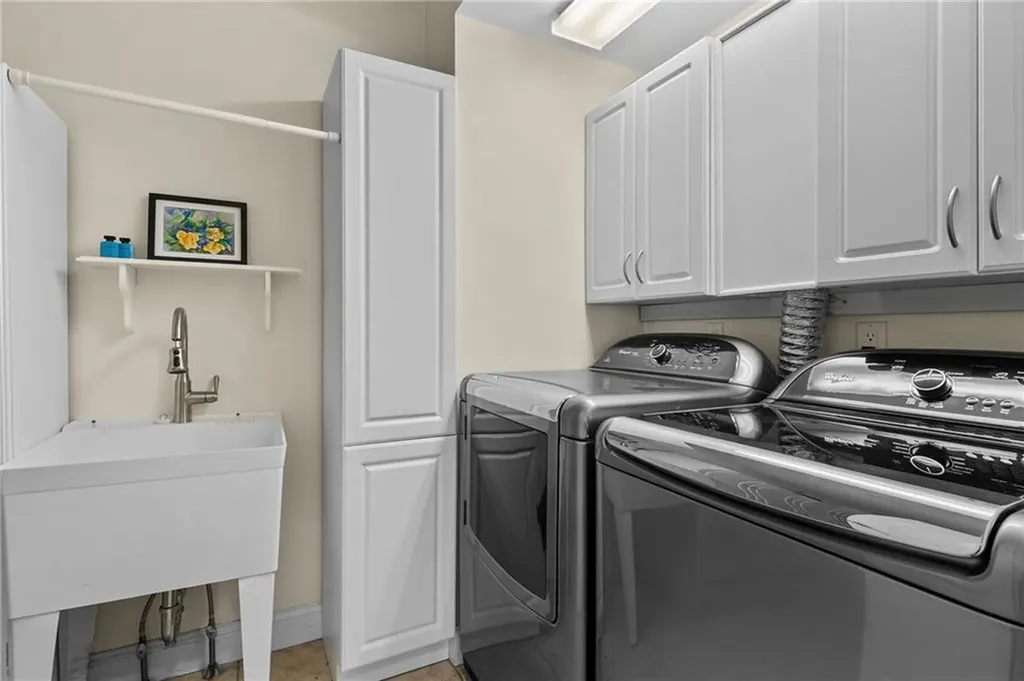 9 Cutter Lane Tiverton RI 02878