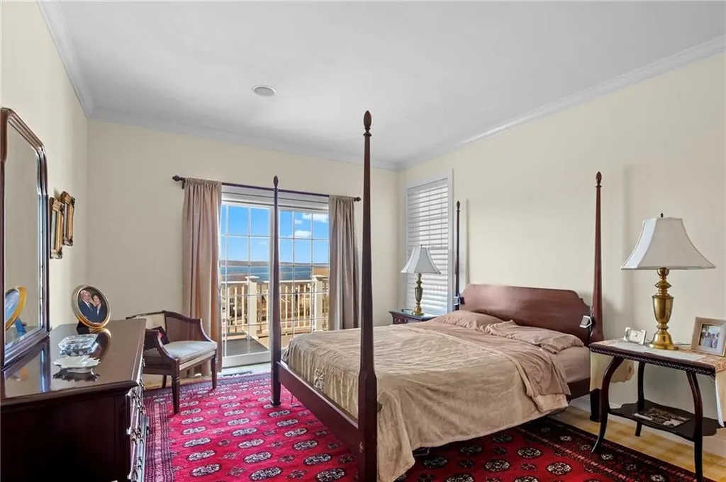 9 Cutter Lane Tiverton RI 02878