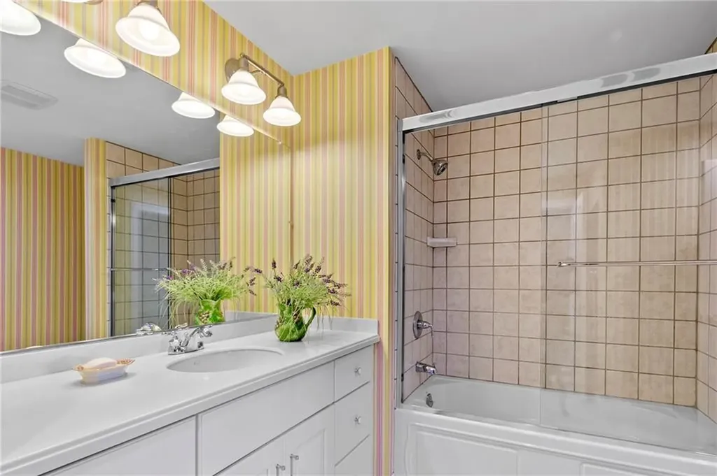 9 Cutter Lane Tiverton RI 02878