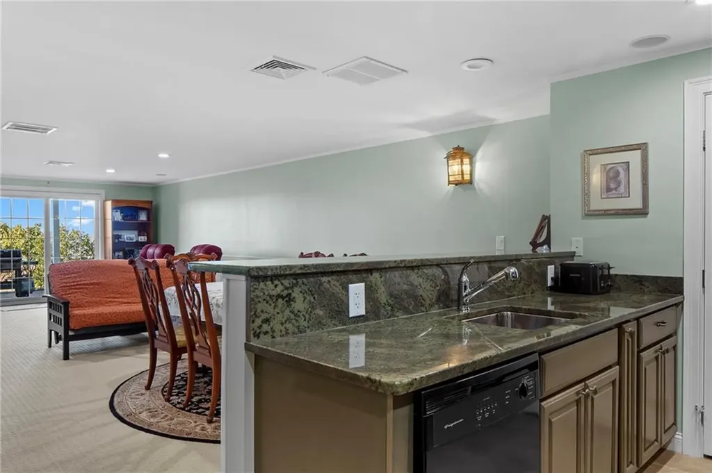 9 Cutter Lane Tiverton RI 02878