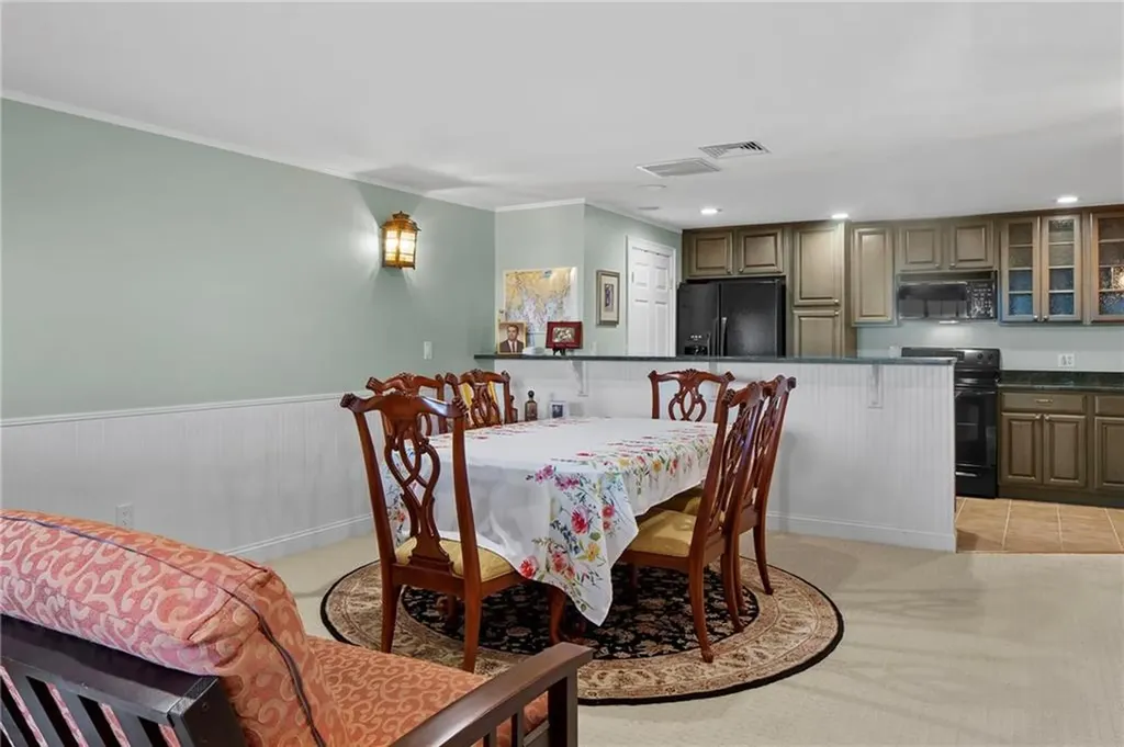 9 Cutter Lane Tiverton RI 02878