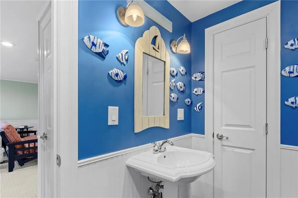 9 Cutter Lane Tiverton RI 02878