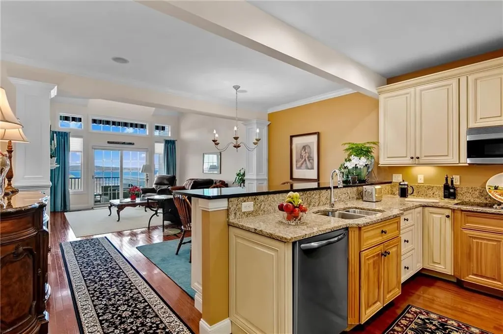 9 Cutter Lane Tiverton RI 02878