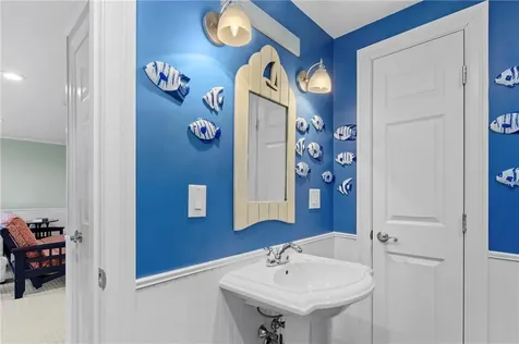 9 Cutter Lane Tiverton RI 02878
