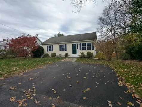 47 King Phillip Street Portsmouth RI 02871