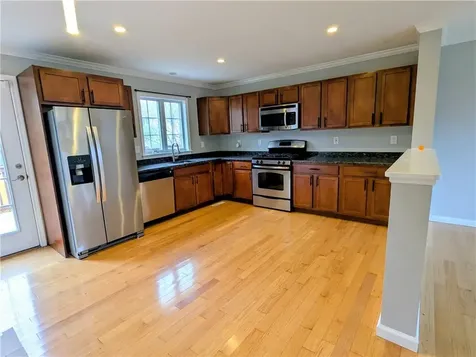 47 King Phillip Street Portsmouth RI 02871