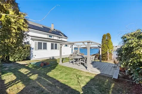 15 Cedar Avenue Portsmouth RI 02871