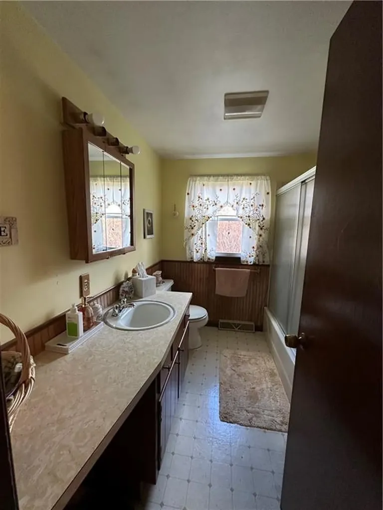 17 Colonial Drive Warren RI 02885