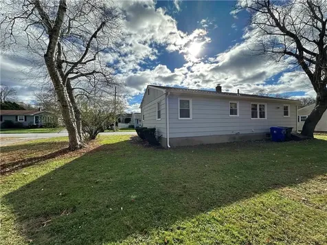 17 Colonial Drive Warren RI 02885