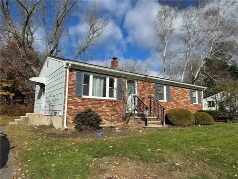 17 Colonial Drive Warren RI 02885