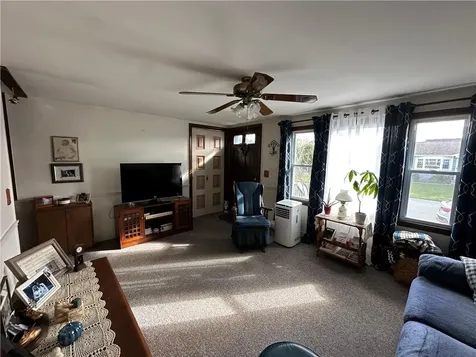 17 Colonial Drive Warren RI 02885