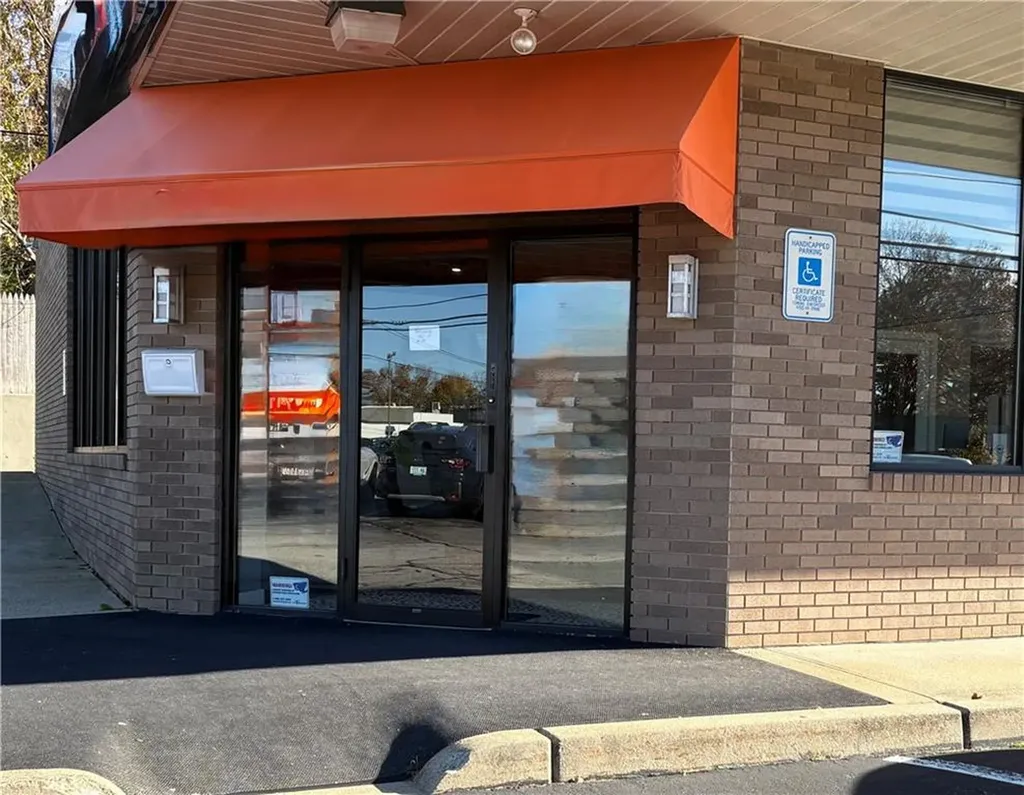 690 Oaklawn Avenue Cranston RI 02920