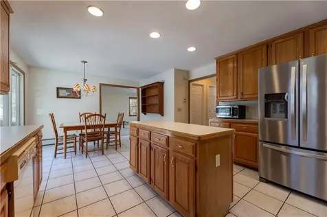 38 Kristen Lane North Kingstown RI 02852