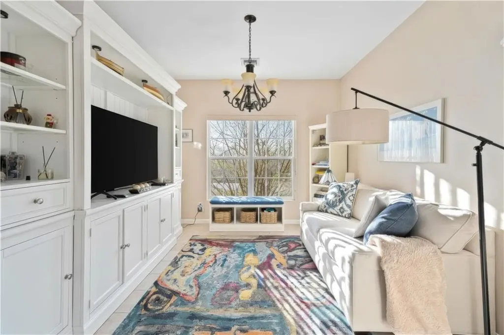 24 Cambridge Circle Smithfield RI 02917