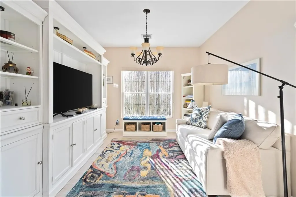 24 Cambridge Circle Smithfield RI 02917