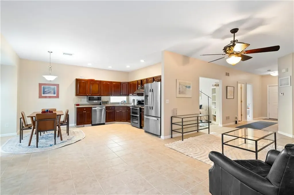 24 Cambridge Circle Smithfield RI 02917