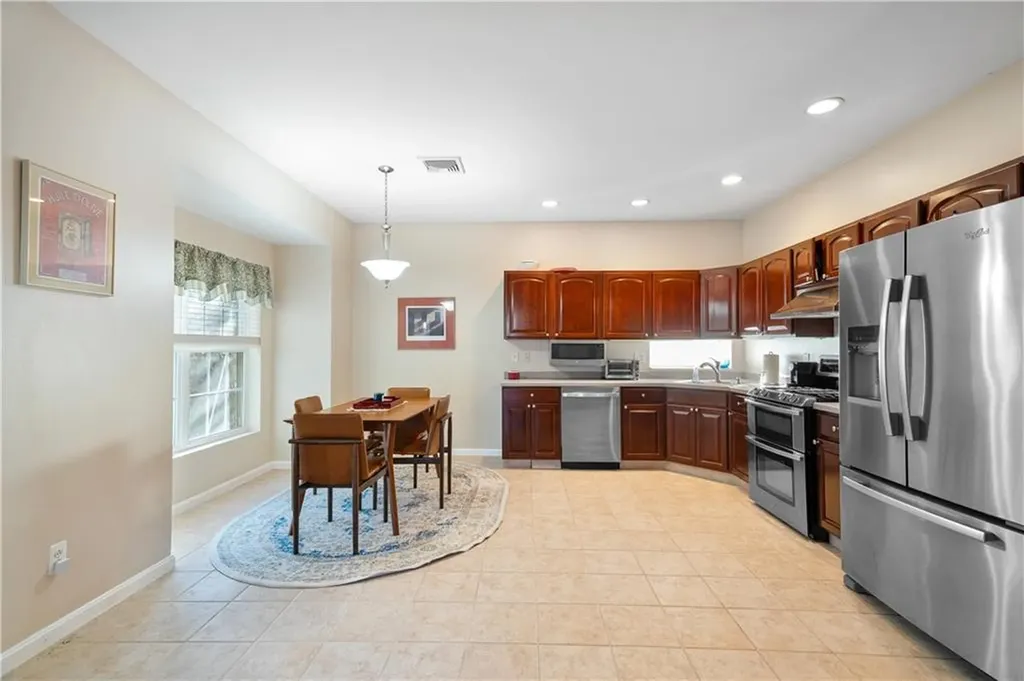 24 Cambridge Circle Smithfield RI 02917