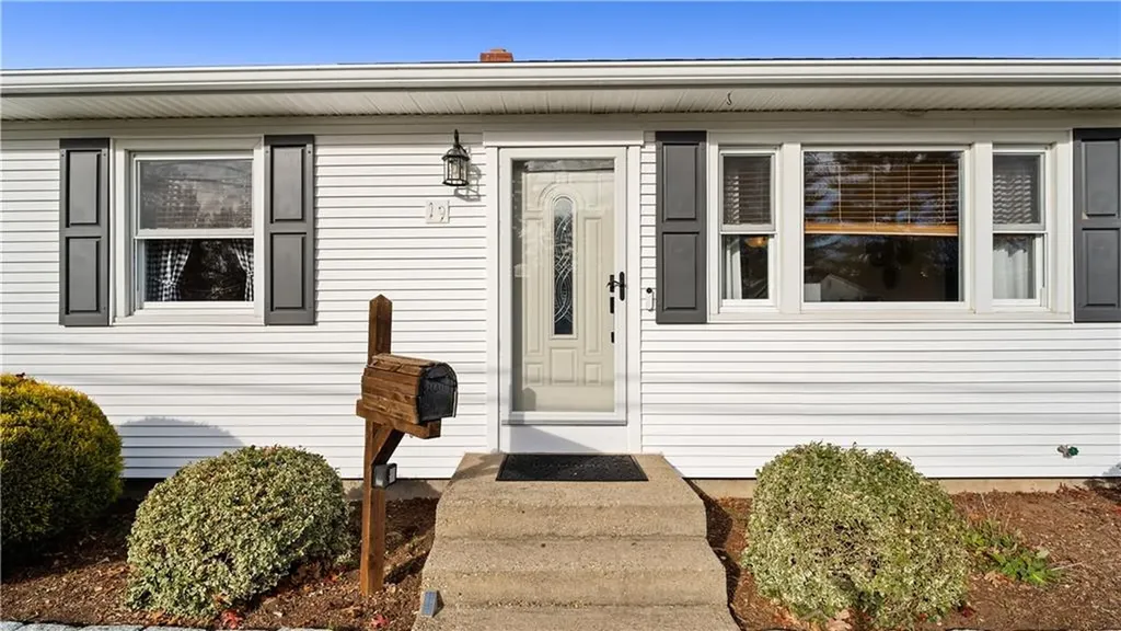 19 Vera Road Coventry RI 02816