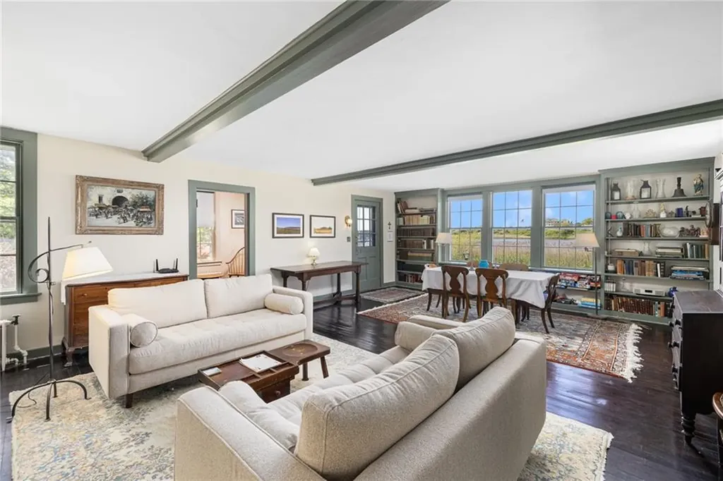 10 Casey Court Newport RI 02840