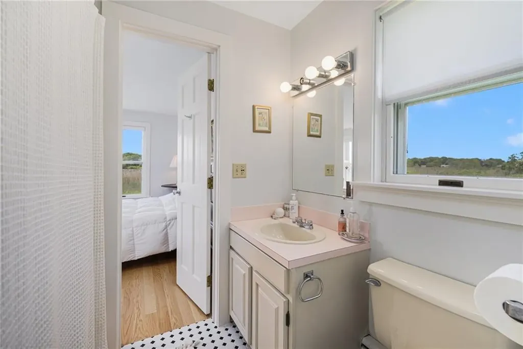 10 Casey Court Newport RI 02840