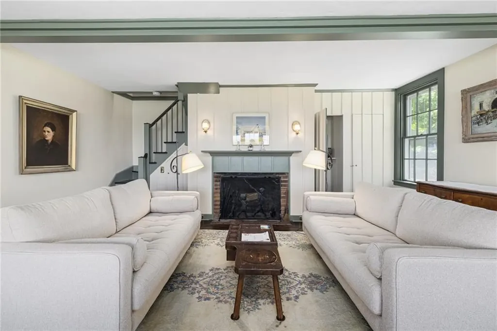10 Casey Court Newport RI 02840