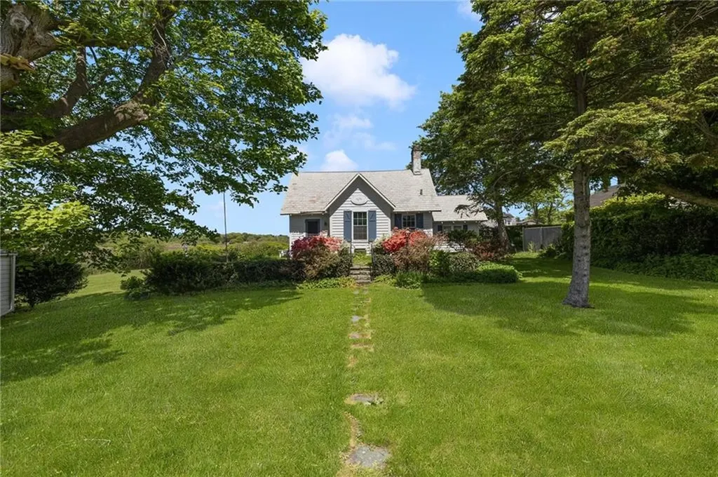 10 Casey Court Newport RI 02840