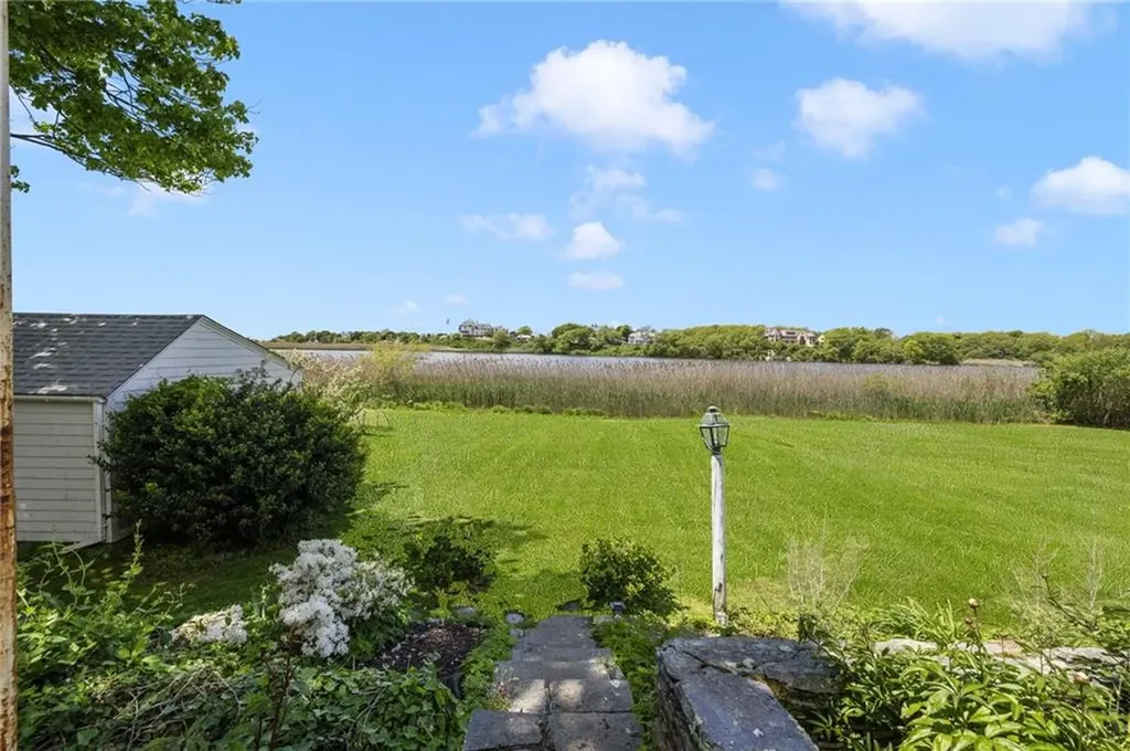 10 Casey Court Newport RI 02840