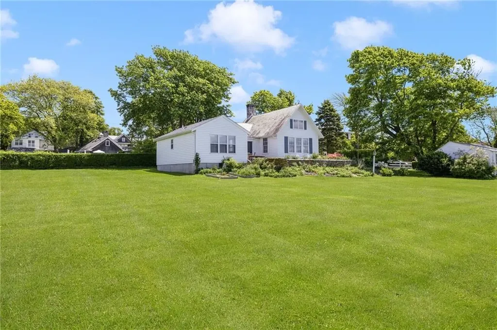 10 Casey Court Newport RI 02840