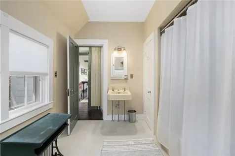 10 Casey Court Newport RI 02840