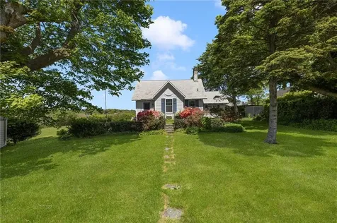 10 Casey Court Newport RI 02840