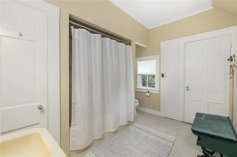 10 Casey Court Newport RI 02840