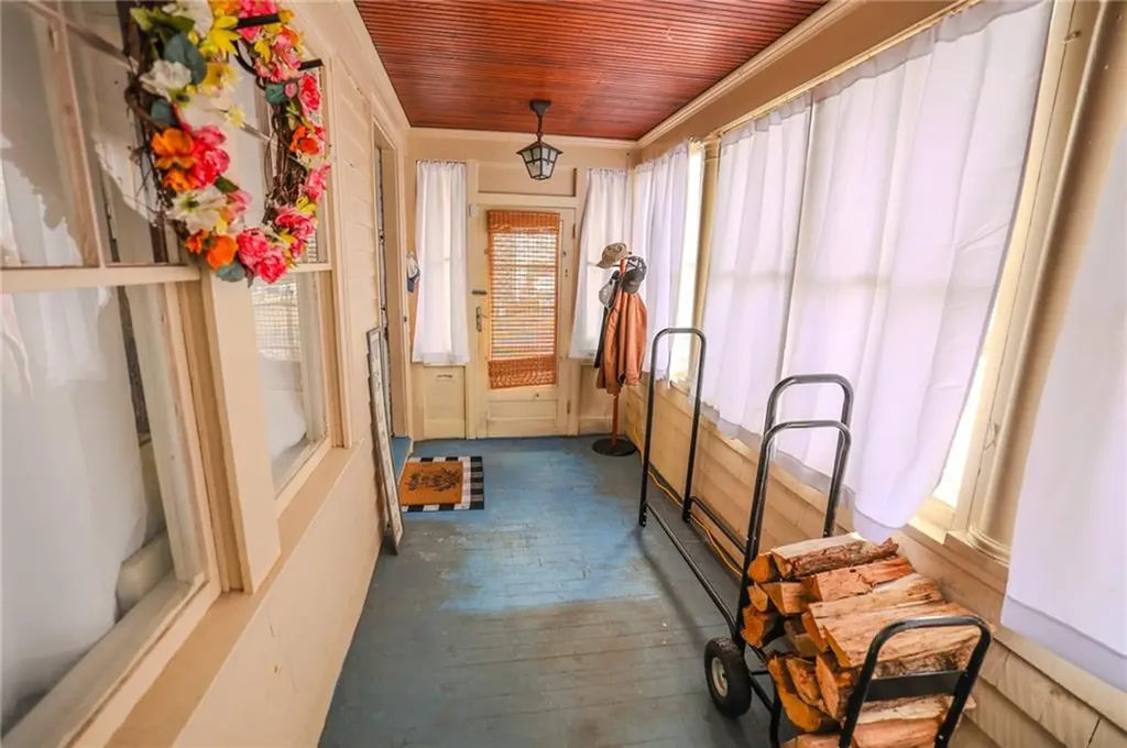 28 Sylvan Avenue Cranston RI 02905