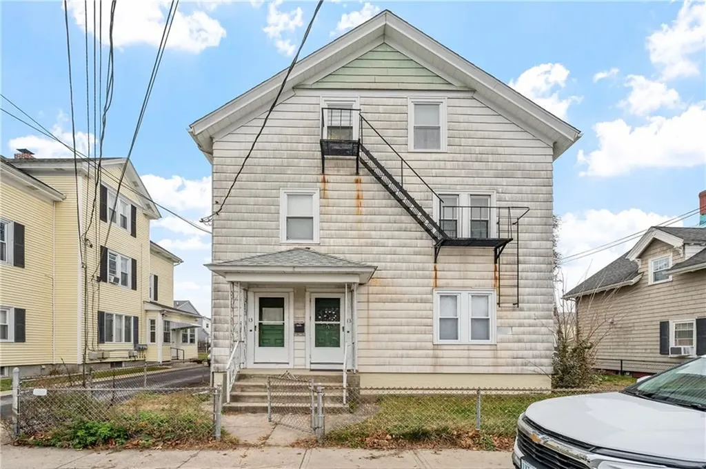 13 Elizabeth Street Cumberland RI 02864