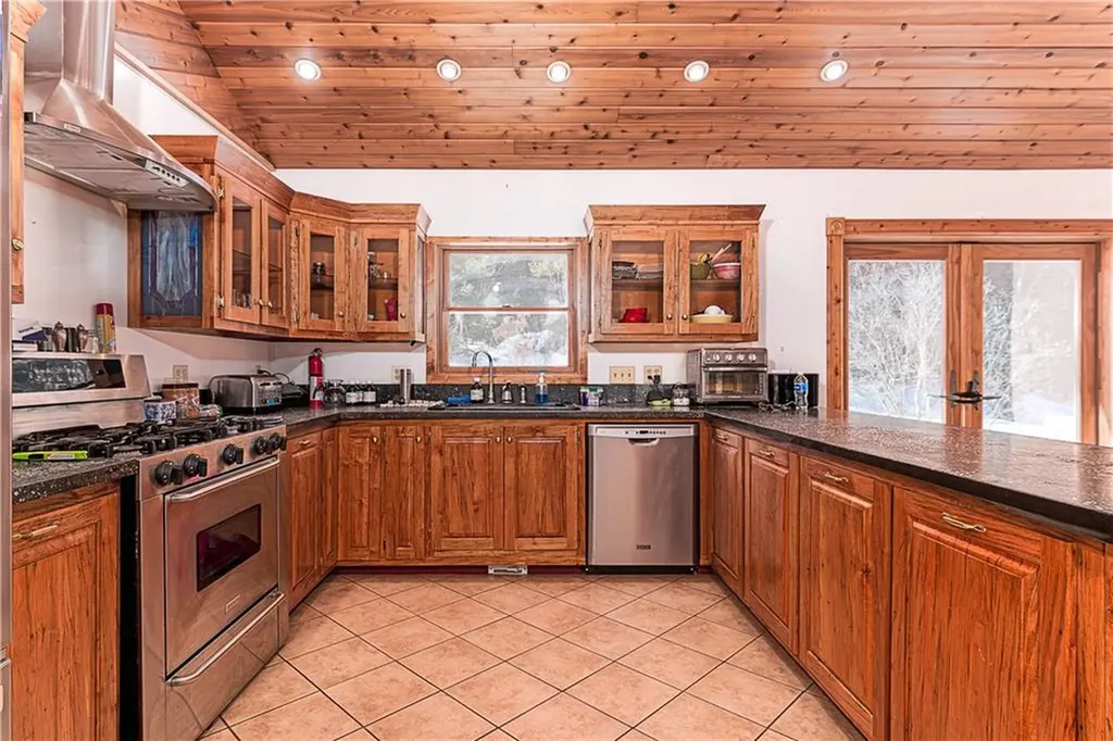 2 & 10 Thatt Way Hopkinton RI 02833