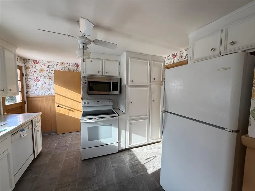 64 Cliffside Drive Cranston RI 02920