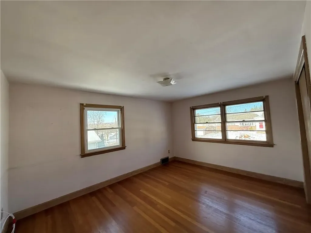 64 Cliffside Drive Cranston RI 02920