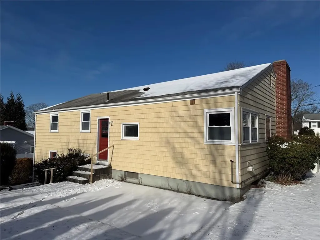 64 Cliffside Drive Cranston RI 02920