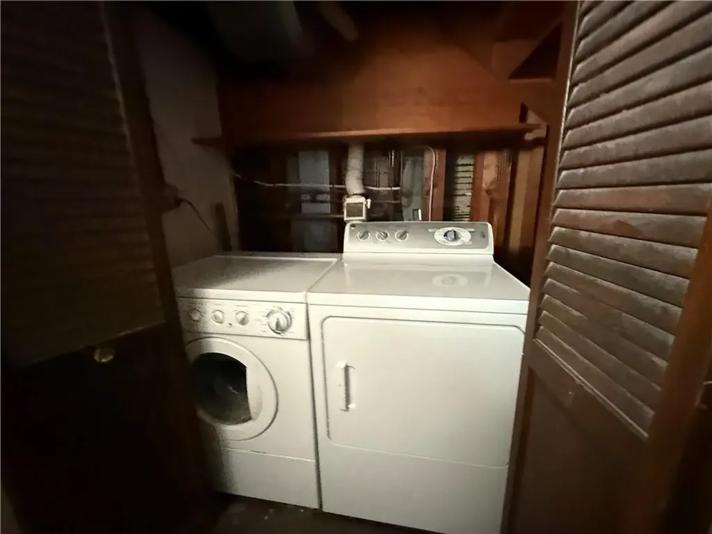 64 Cliffside Drive Cranston RI 02920