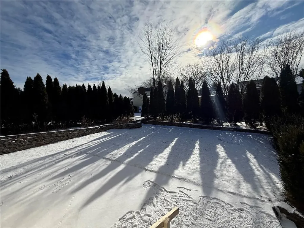 64 Cliffside Drive Cranston RI 02920