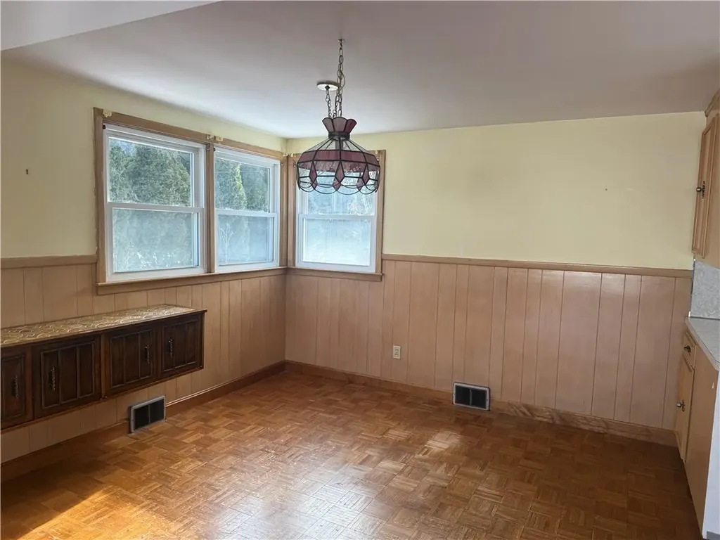 64 Cliffside Drive Cranston RI 02920