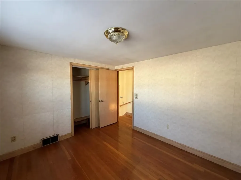 64 Cliffside Drive Cranston RI 02920