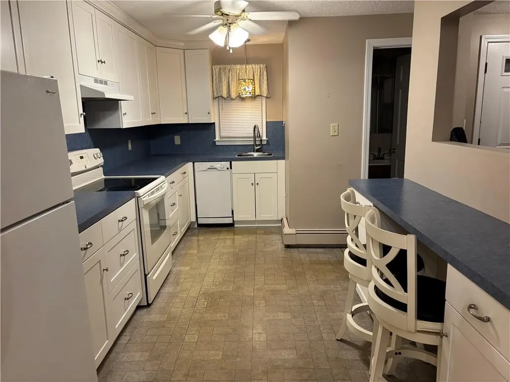 18 Villa Nova Street Woonsocket RI 02895