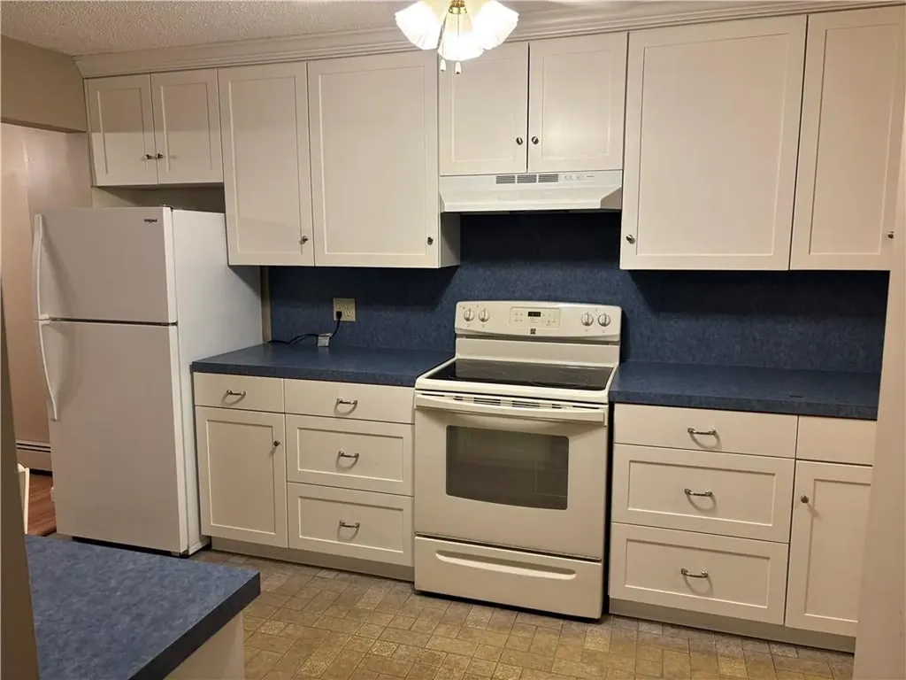 18 Villa Nova Street Woonsocket RI 02895