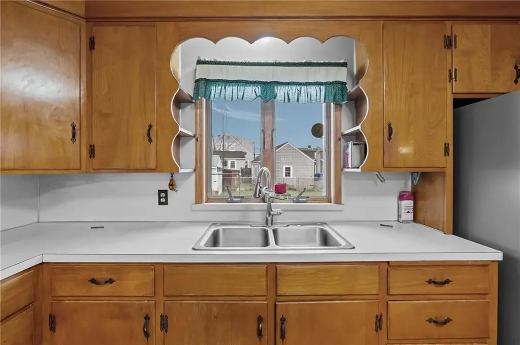 128 Warwick Road Pawtucket RI 02861