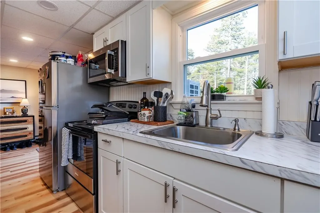 75 Division Road West Greenwich RI 02817