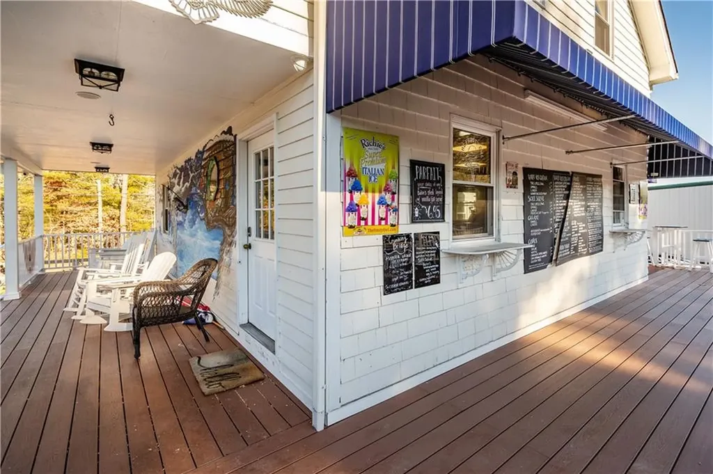 75 Division Road West Greenwich RI 02817