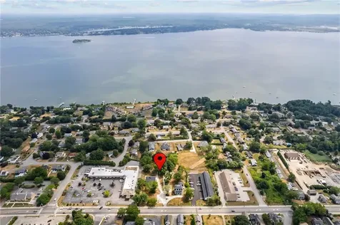 2967 East Main Road Portsmouth RI 02871