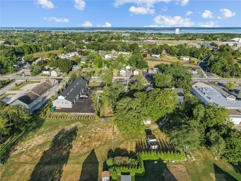 2967 East Main Road Portsmouth RI 02871