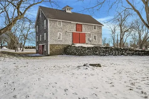 2967 East Main Road Portsmouth RI 02871